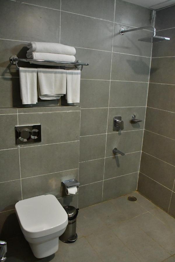 Hotel Yatharth Inn Varanasi Dış mekan fotoğraf