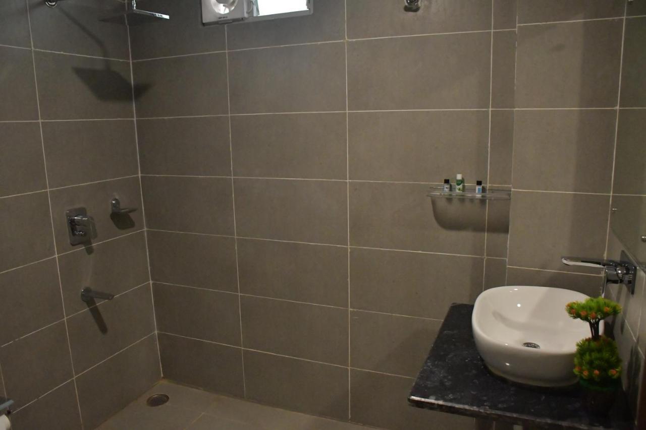 Hotel Yatharth Inn Varanasi Dış mekan fotoğraf
