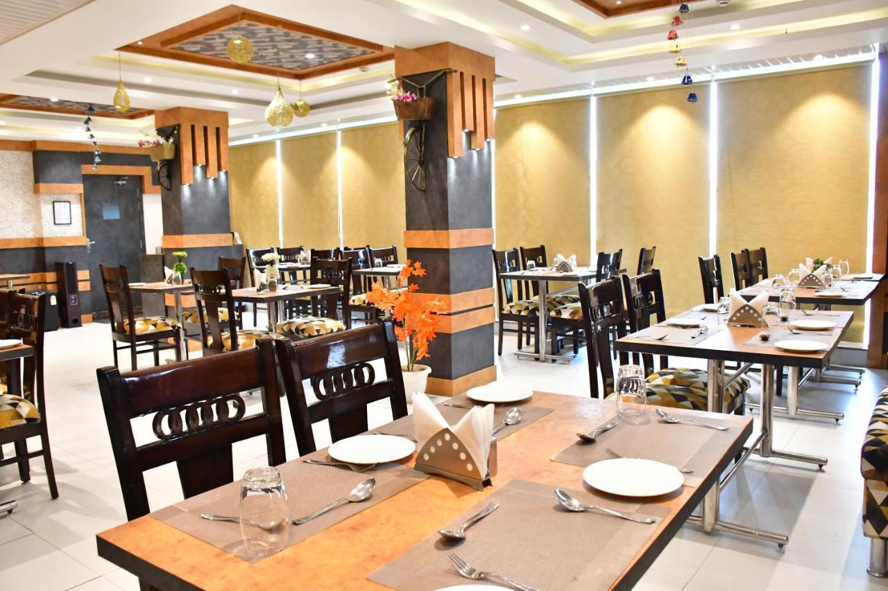 Hotel Yatharth Inn Varanasi Dış mekan fotoğraf