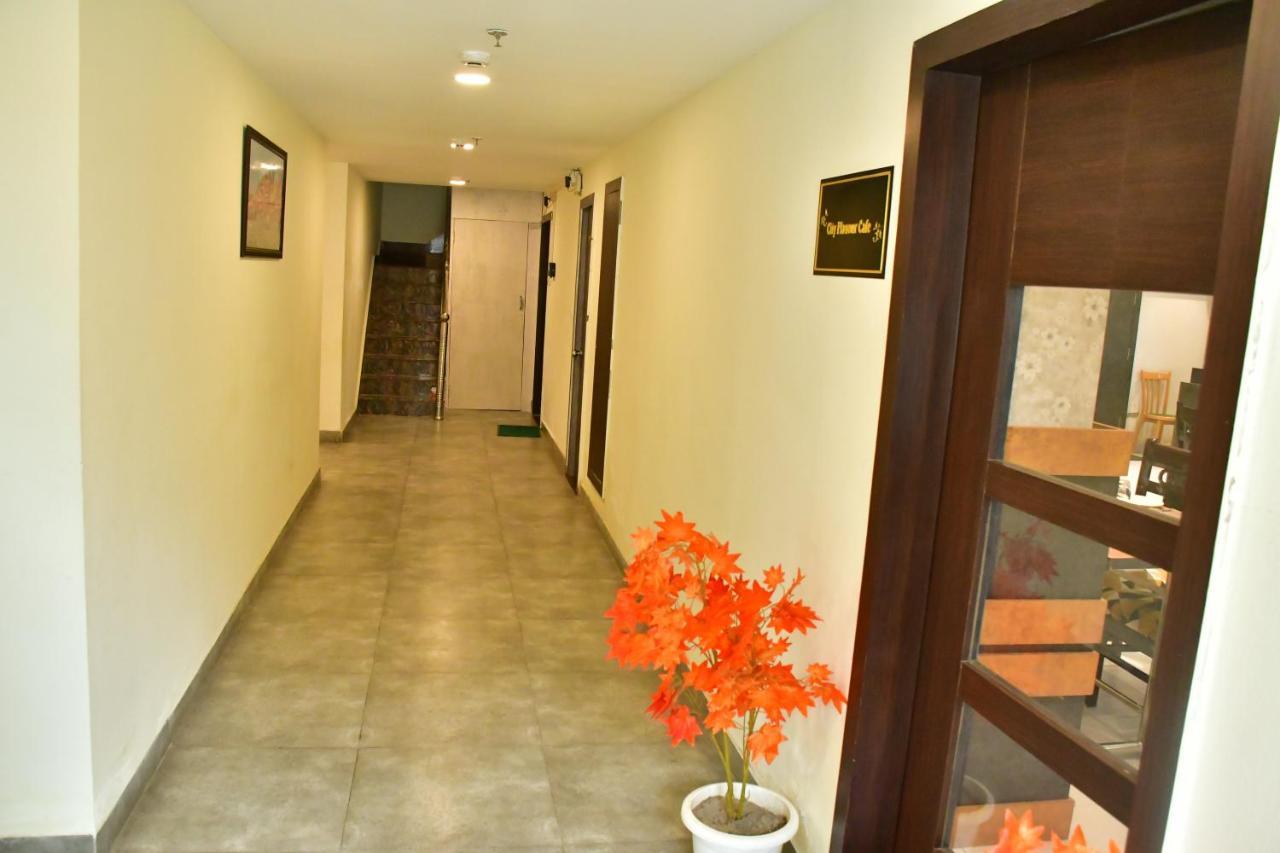 Hotel Yatharth Inn Varanasi Dış mekan fotoğraf