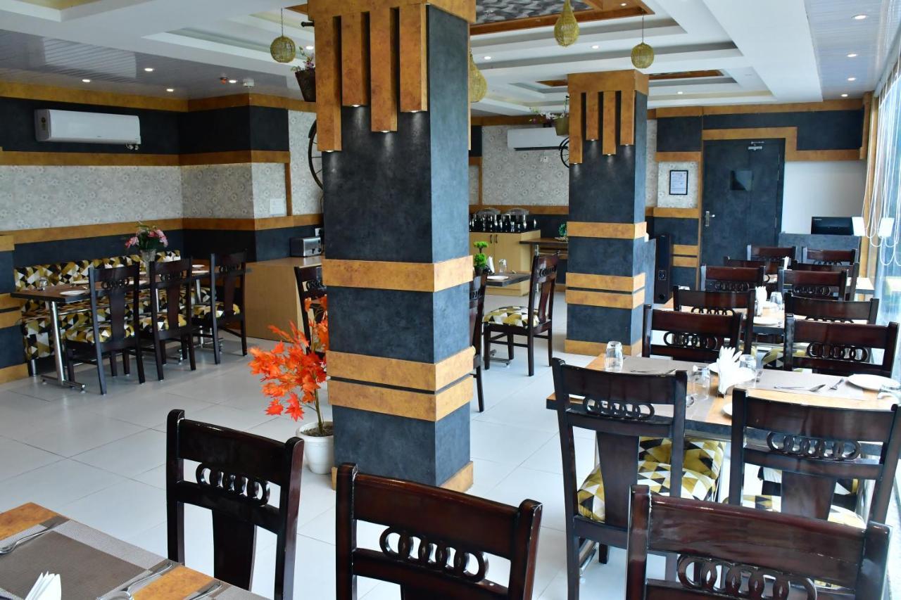 Hotel Yatharth Inn Varanasi Dış mekan fotoğraf