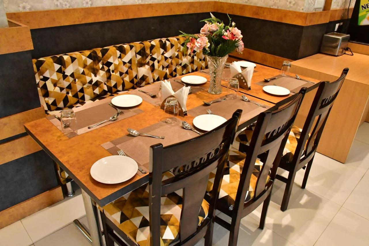 Hotel Yatharth Inn Varanasi Dış mekan fotoğraf