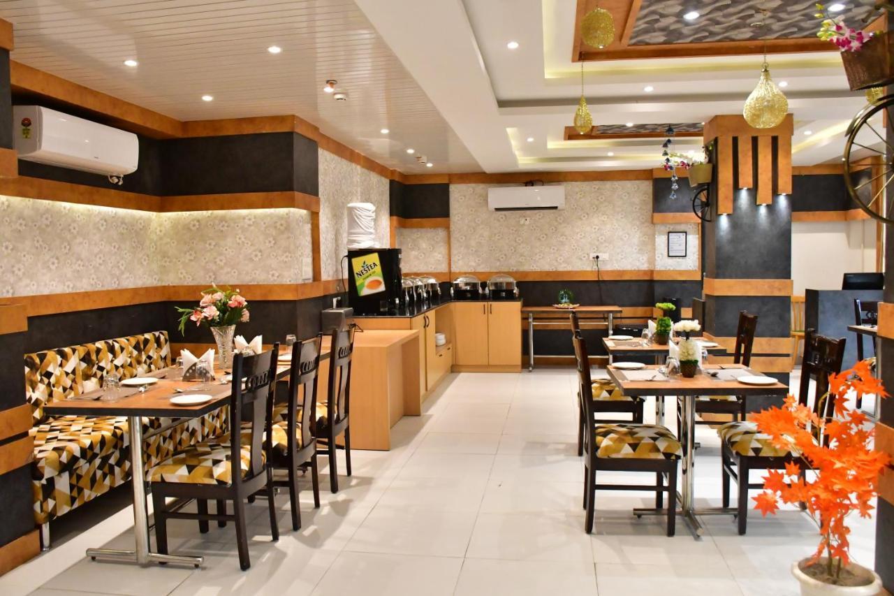 Hotel Yatharth Inn Varanasi Dış mekan fotoğraf