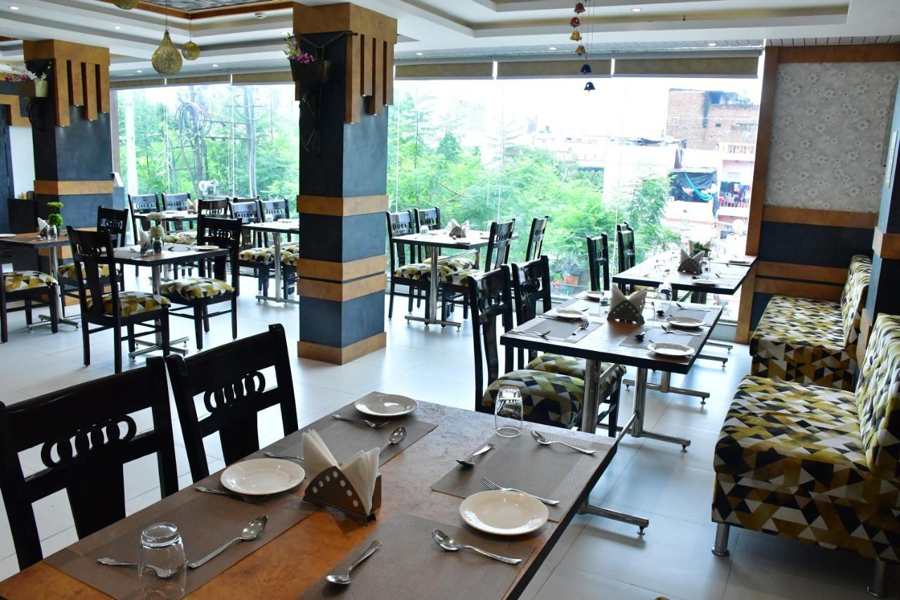 Hotel Yatharth Inn Varanasi Dış mekan fotoğraf