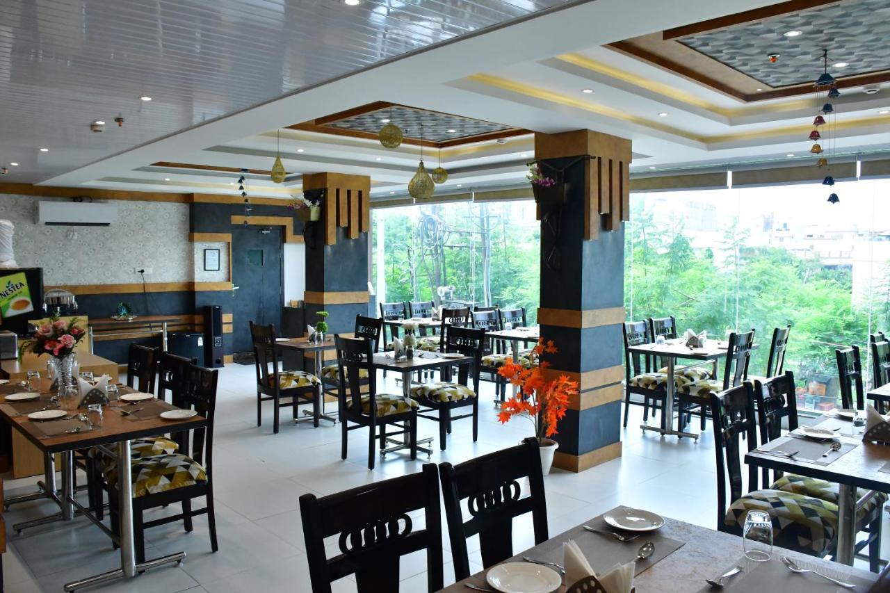 Hotel Yatharth Inn Varanasi Dış mekan fotoğraf